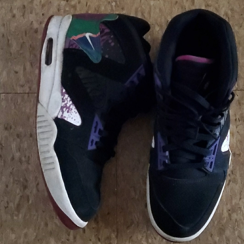 Nike Air Men's size 10 Basketball sneaker